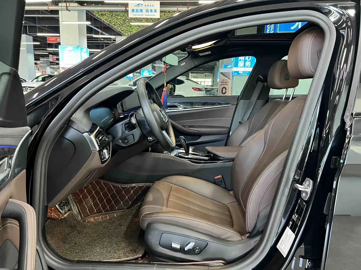 BMW 5 Series 2019 525Li M Sport Package фото 9