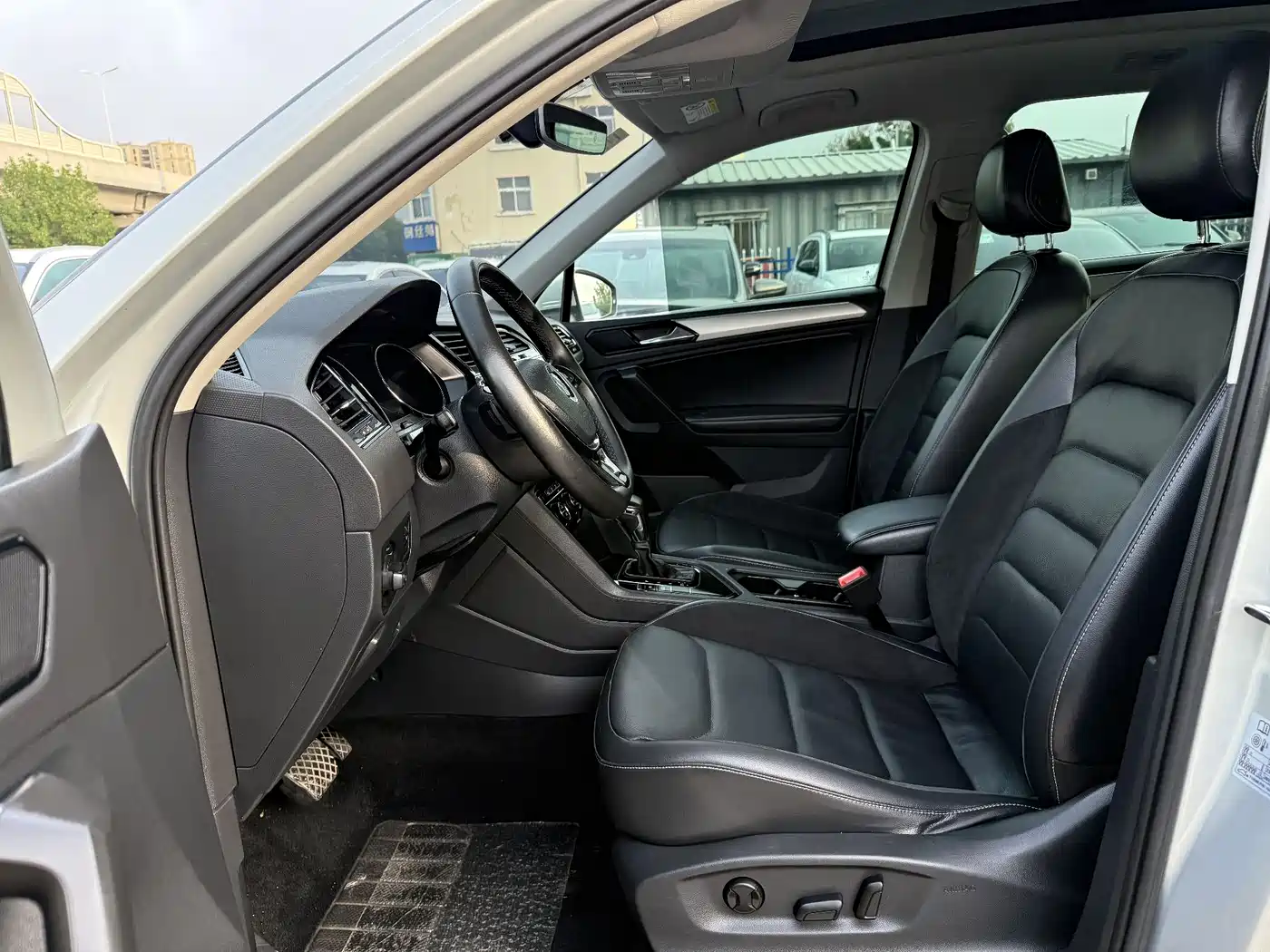 Volkswagen Tiguan L 2017 330TSI Automatic 2WD Luxury Edition фото 4