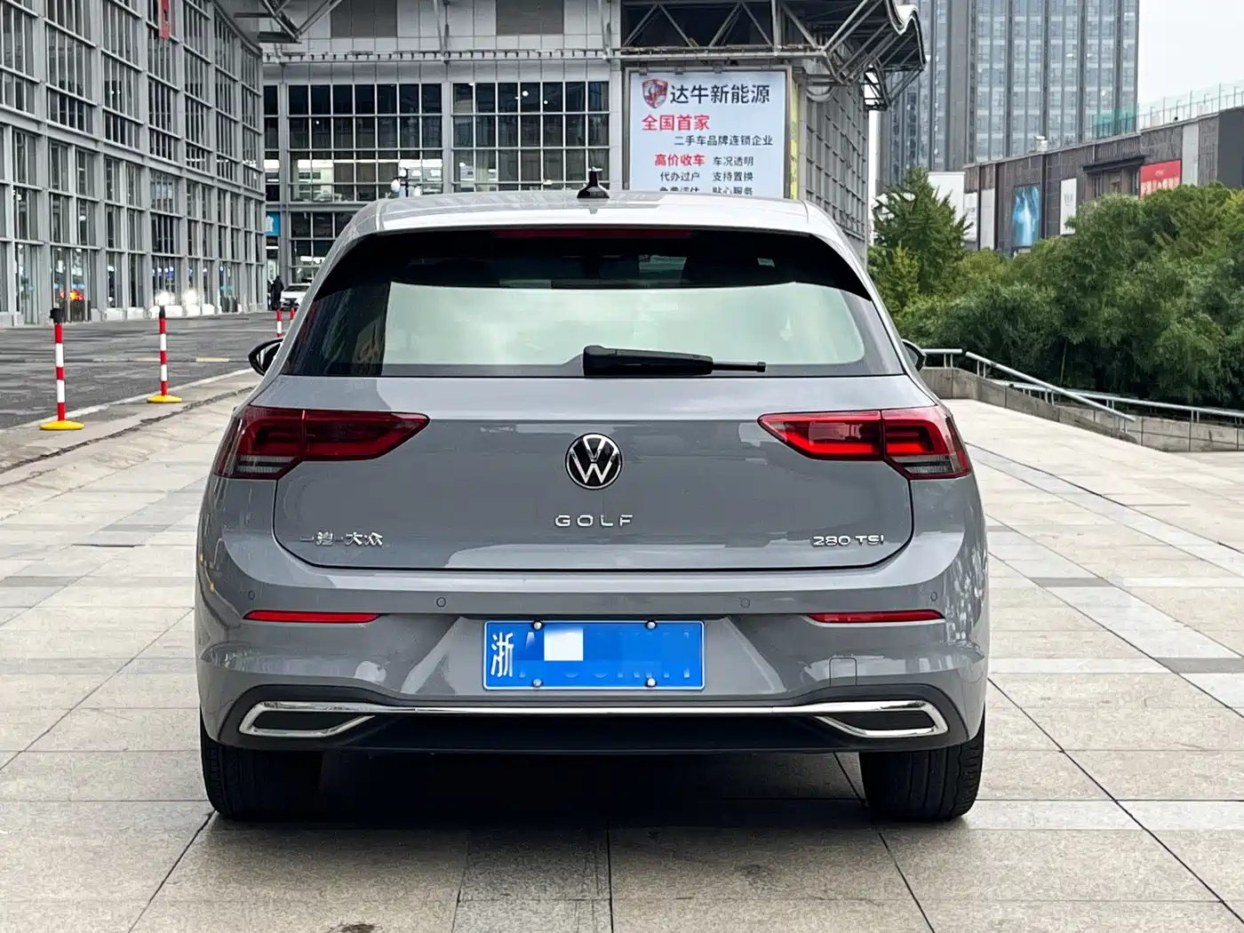 VOLKSWAGEN GOLF