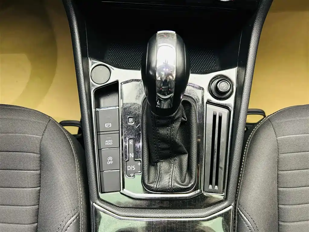 Volkswagen Lavida 2022 1.5L Auto Vision Edition фото 17