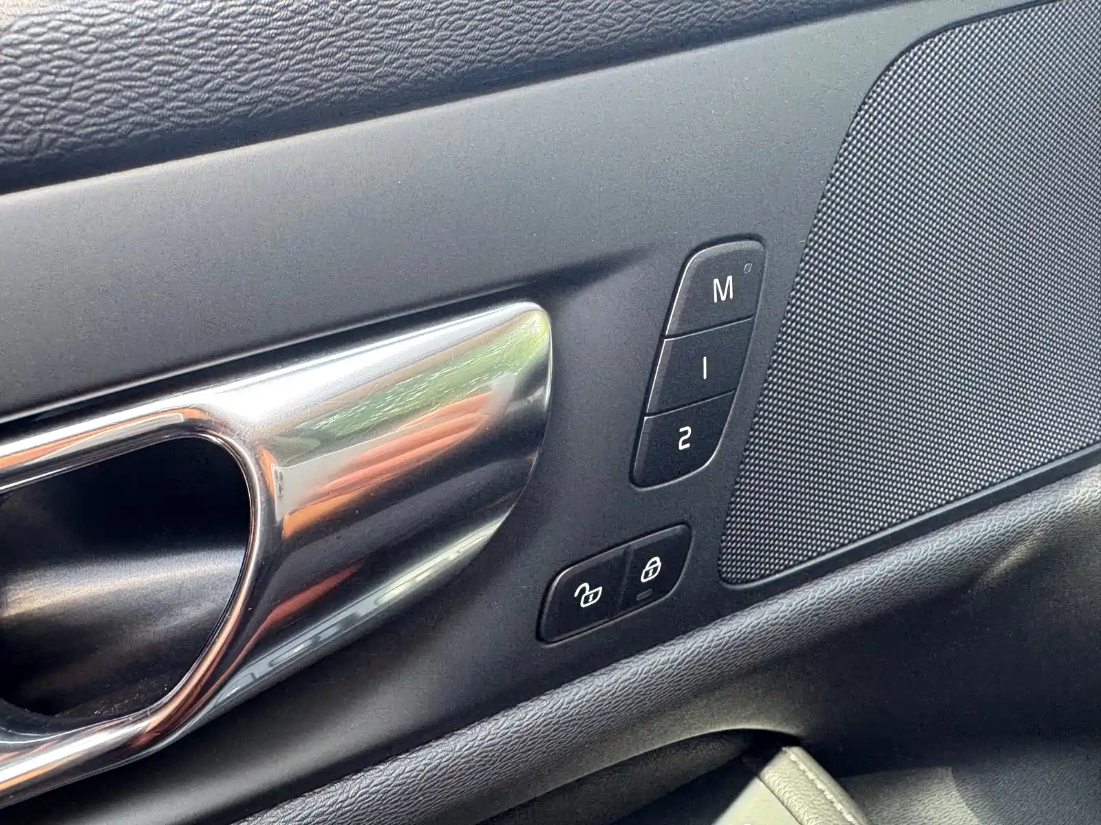 Фото 28 - Volvo S60