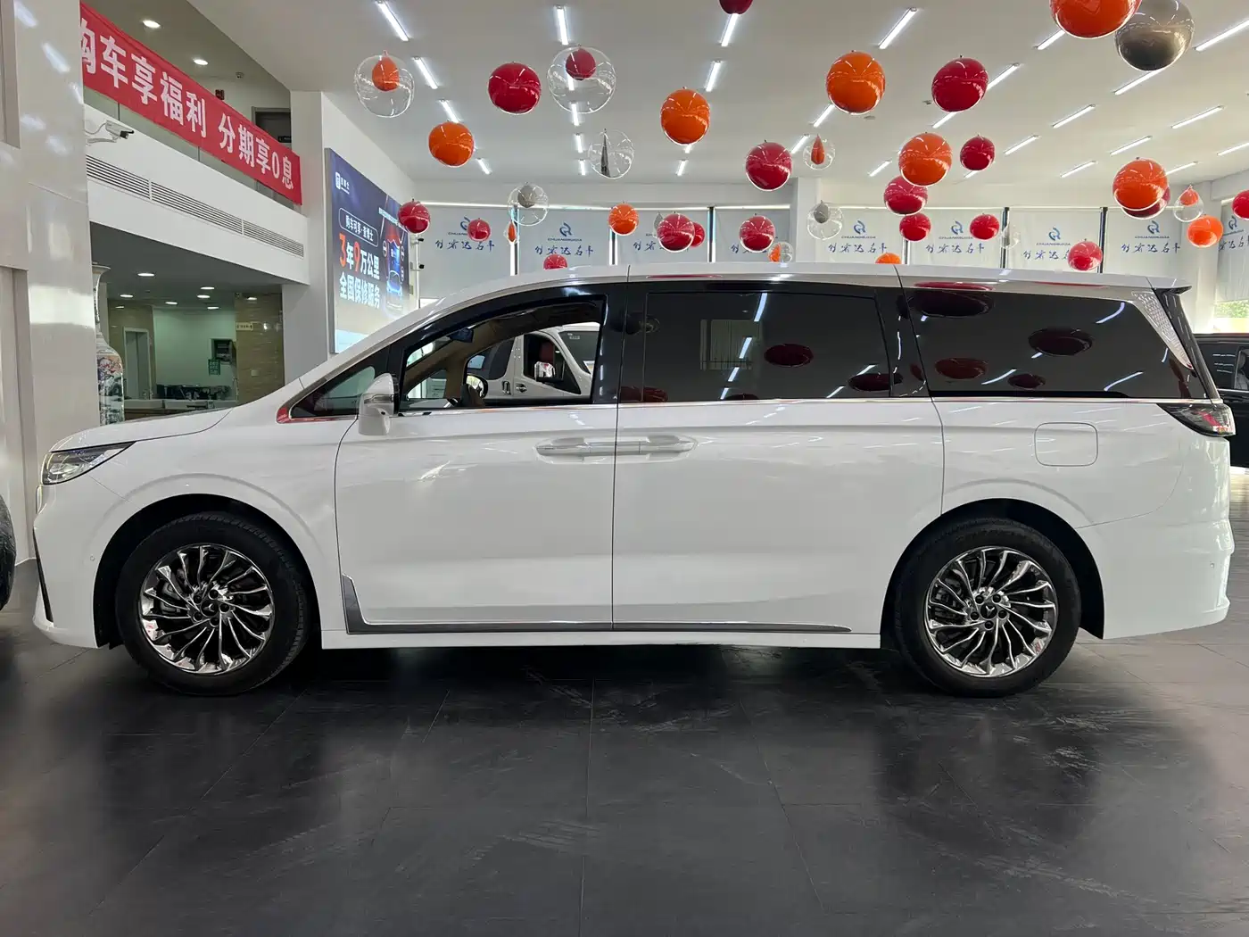 Voyah Auto Voyah Dreamer 2024 PHEV Extended Range Flagship Edition фото 23