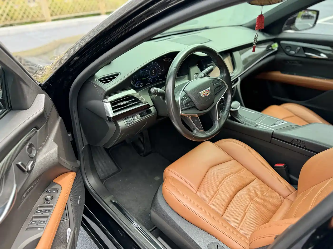 Cadillac CT6 2016 28T Leading фото 4