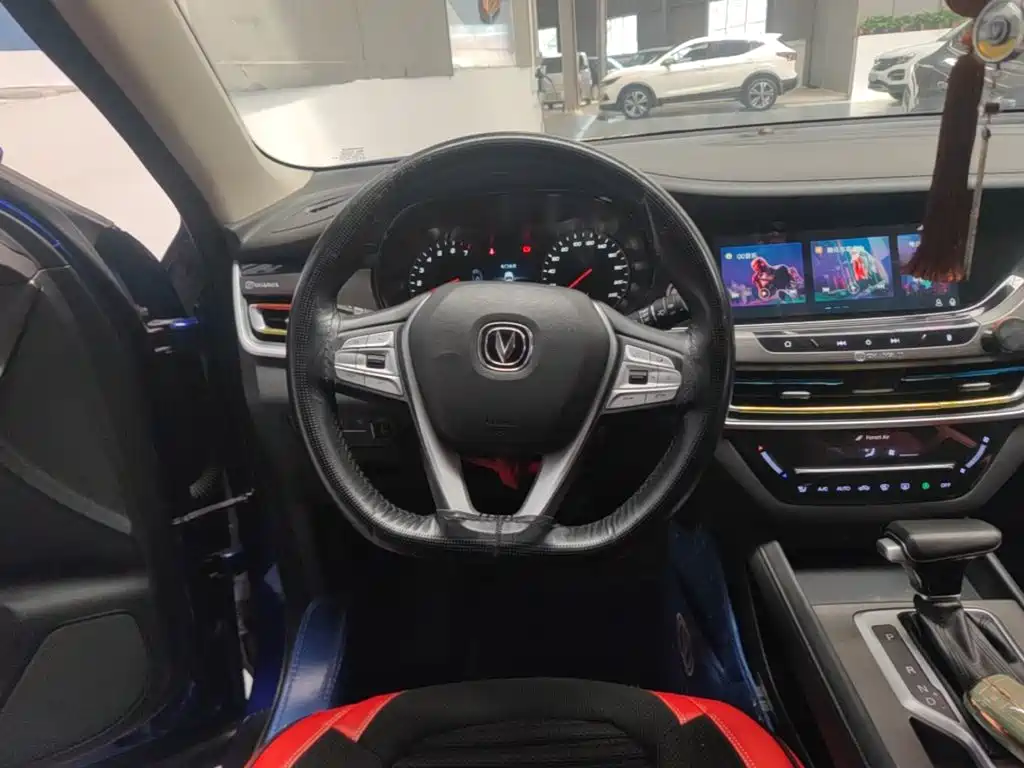 Changan CS35 PLUS 2019 2019 1.4T DCT Cool Connect Blue Whale Edition