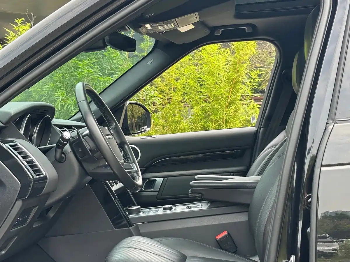 Land Rover Discovery 2019 3.0 SC V6 SE фото 4