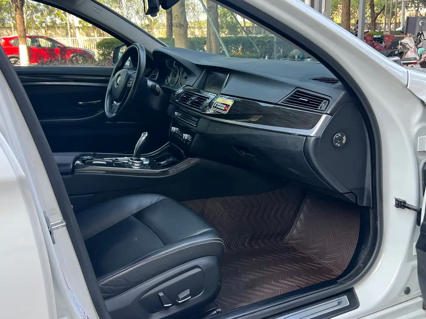 BMW 5 Series 2014 525Li Luxury Design Package фото 13