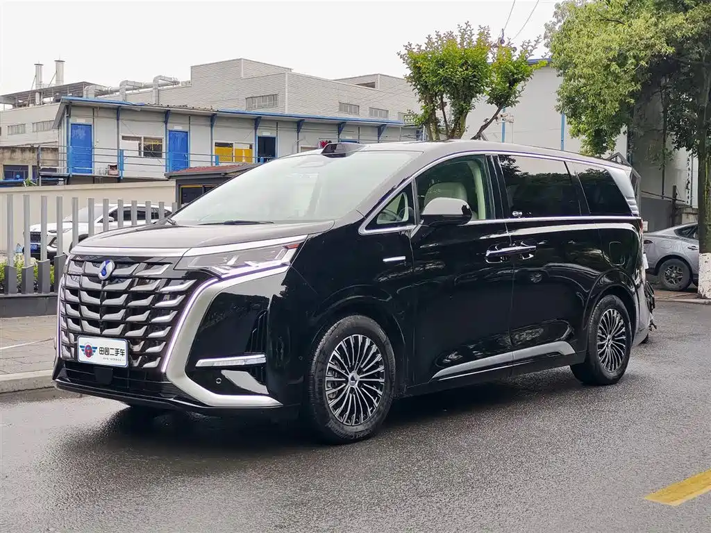 Denza D9 2025 DM-i Smart Drive Edition 1020 AWD Prestige
