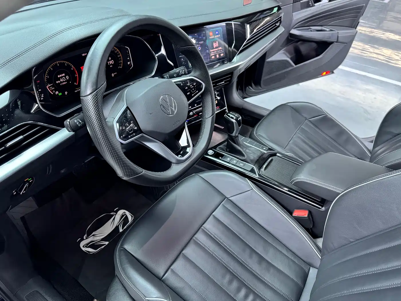 Volkswagen Passat 2023 330TSI Elite Edition фото 6