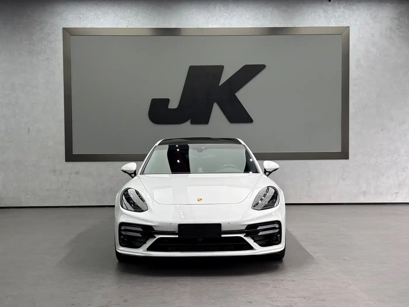 Porsche Panamera 2023 Panamera 4 Executive Long Wheelbase Platinum Edition 2.9T фото 2