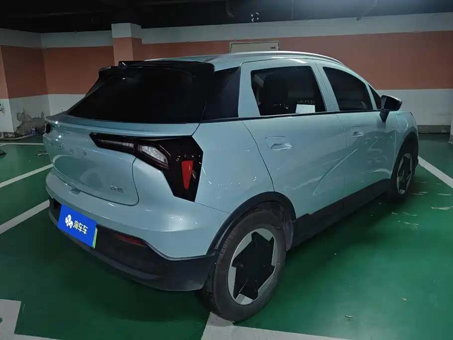 Фото 3 - Geely Geometry E Firefly