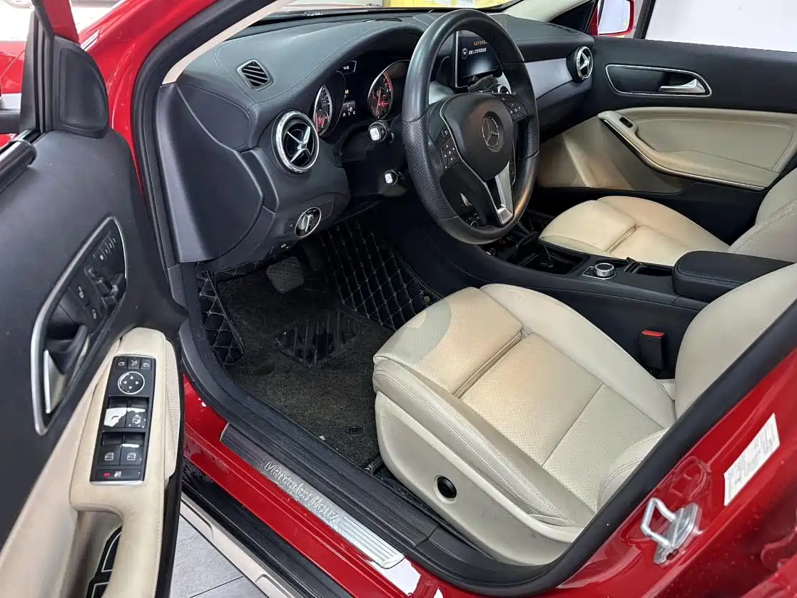 Mercedes-Benz GLA 2016 GLA 220 4MATIC Luxury фото 6