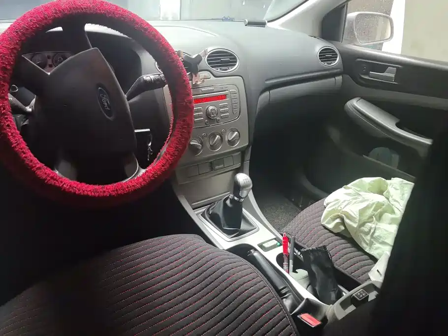 Ford Focus 2013 2013 Hatchback Classic 1.8L Manual Base
