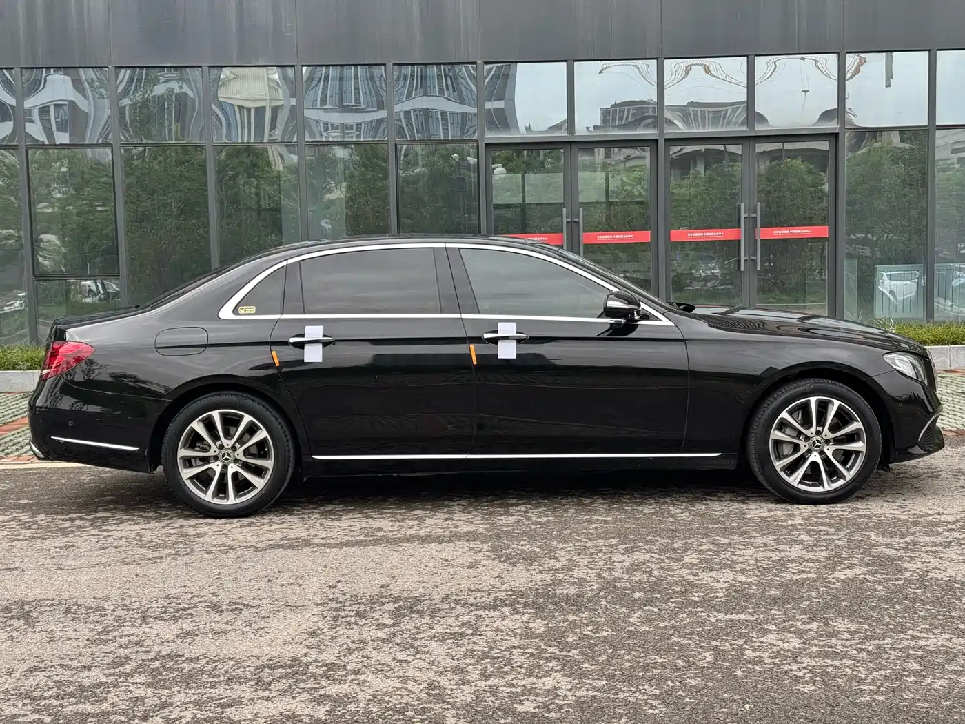 Mercedes-Benz E-Class 2019 E 300 L Fashion фото 8