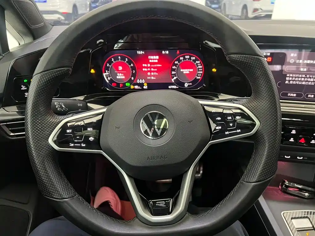 Volkswagen Golf 2023 Model 280TSI DSG R-Line фото 12