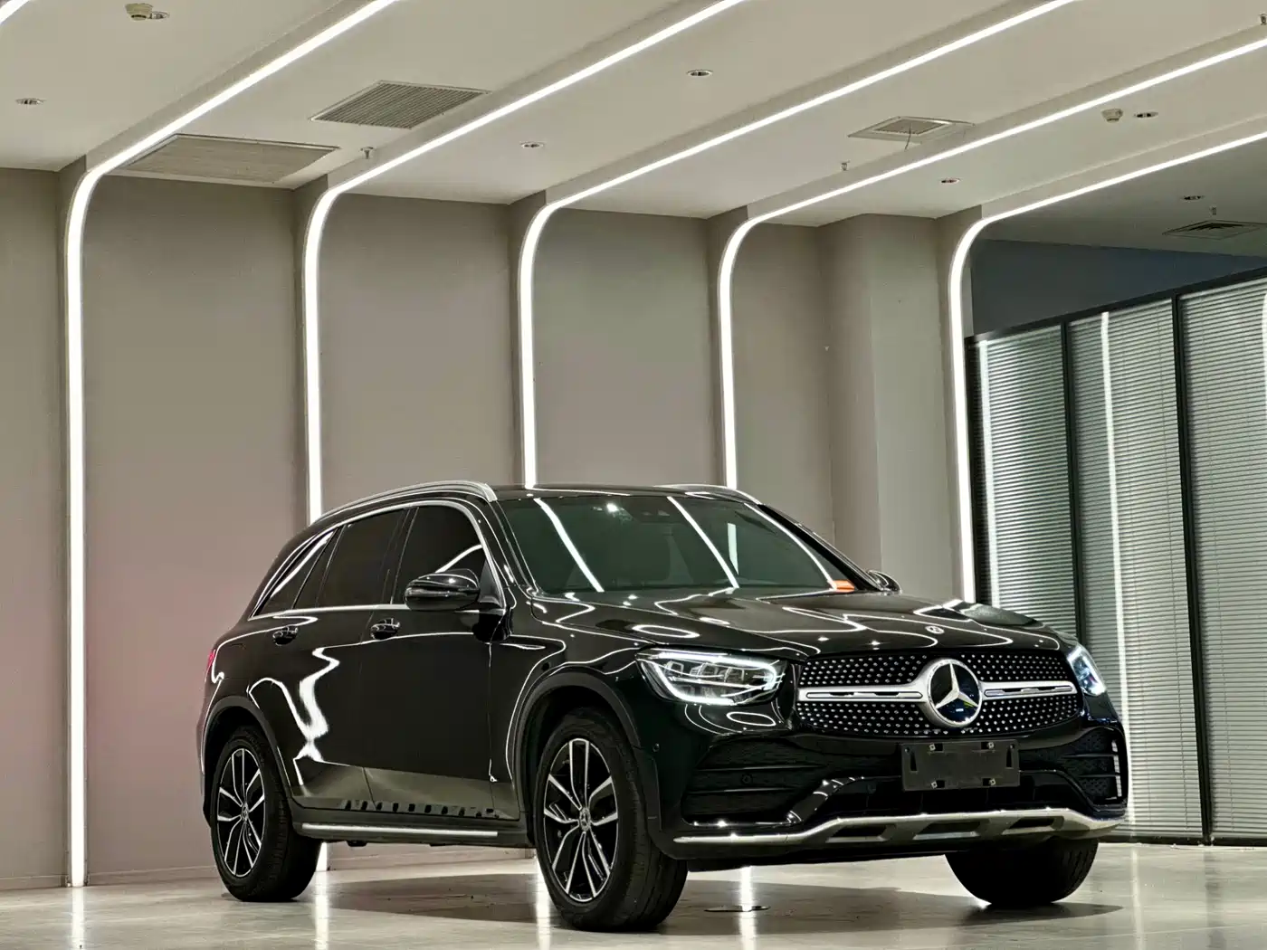 MERCEDES-BENZ GLC