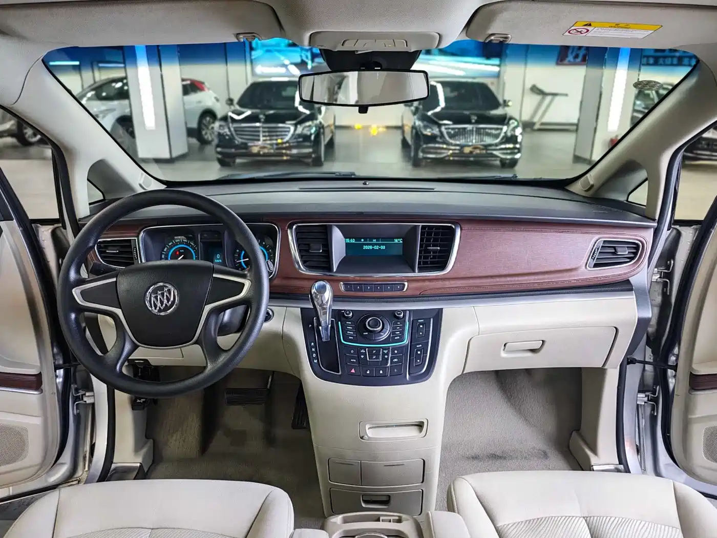 Buick GL8 2014 2.4L CT Luxury Business Comfort фото 8