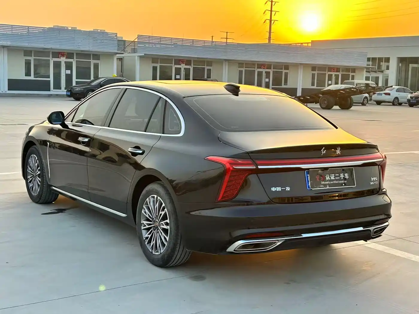 Hongqi H5 2024 1.5T DCT Smart Connect Flag Rhythm Edition фото 6