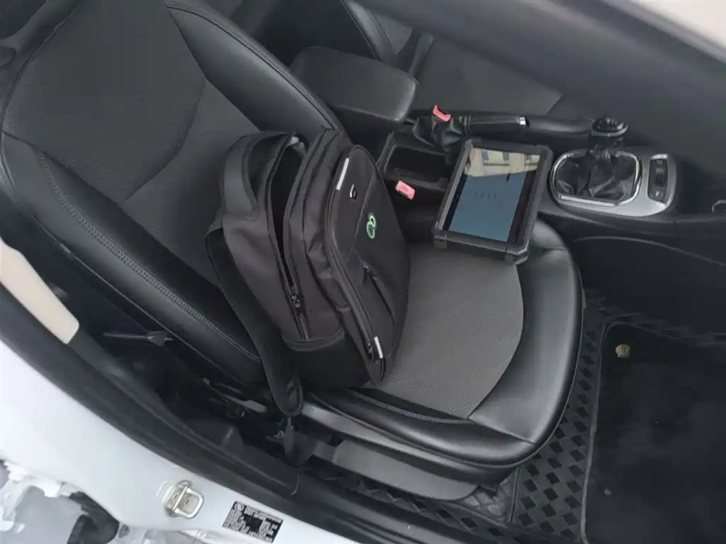 Chevrolet Cruze 2015 1.5L Manual Elite Edition фото 25
