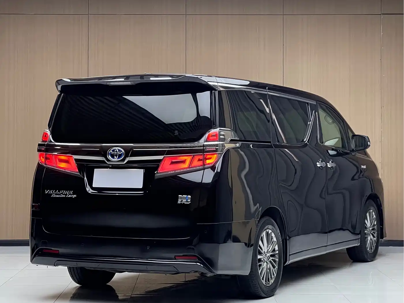 Toyota Vellfire 2020 Twin Engine 2.5L HV Premium Edition фото 3