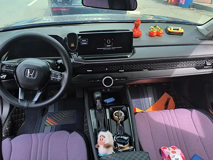 Фото 12 - Honda Accord
