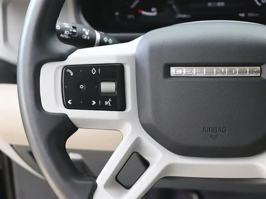 Land Rover Defender 2023 Model 90 3.0T P400 XS фото 18