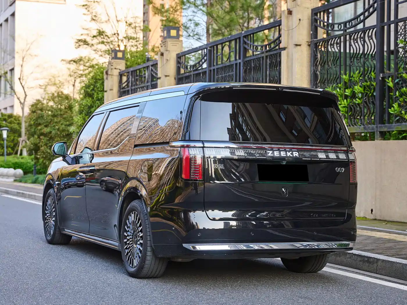 ZEEKR EXTREME KRYPTON 009