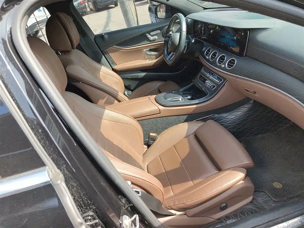 Mercedes-Benz E-Class 2022 E 260 L Sport фото 20