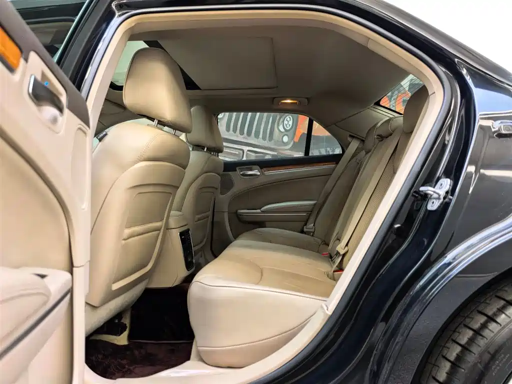 Chrysler 300C (Import) 2014 2013 3.6L Premium Edition
