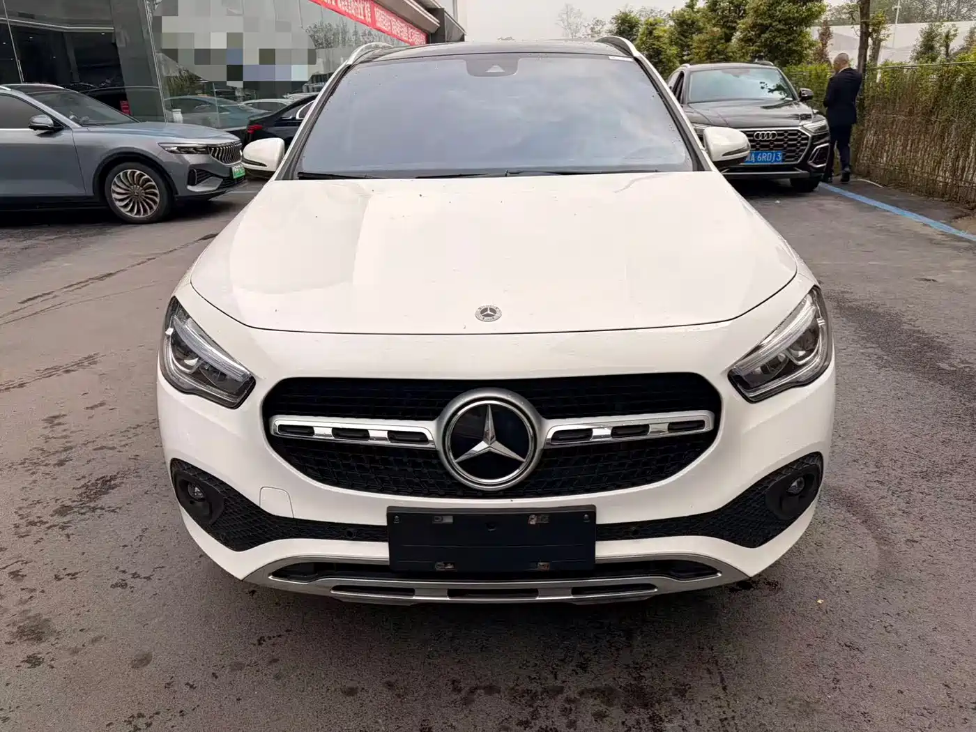 MERCEDES-BENZ GLA