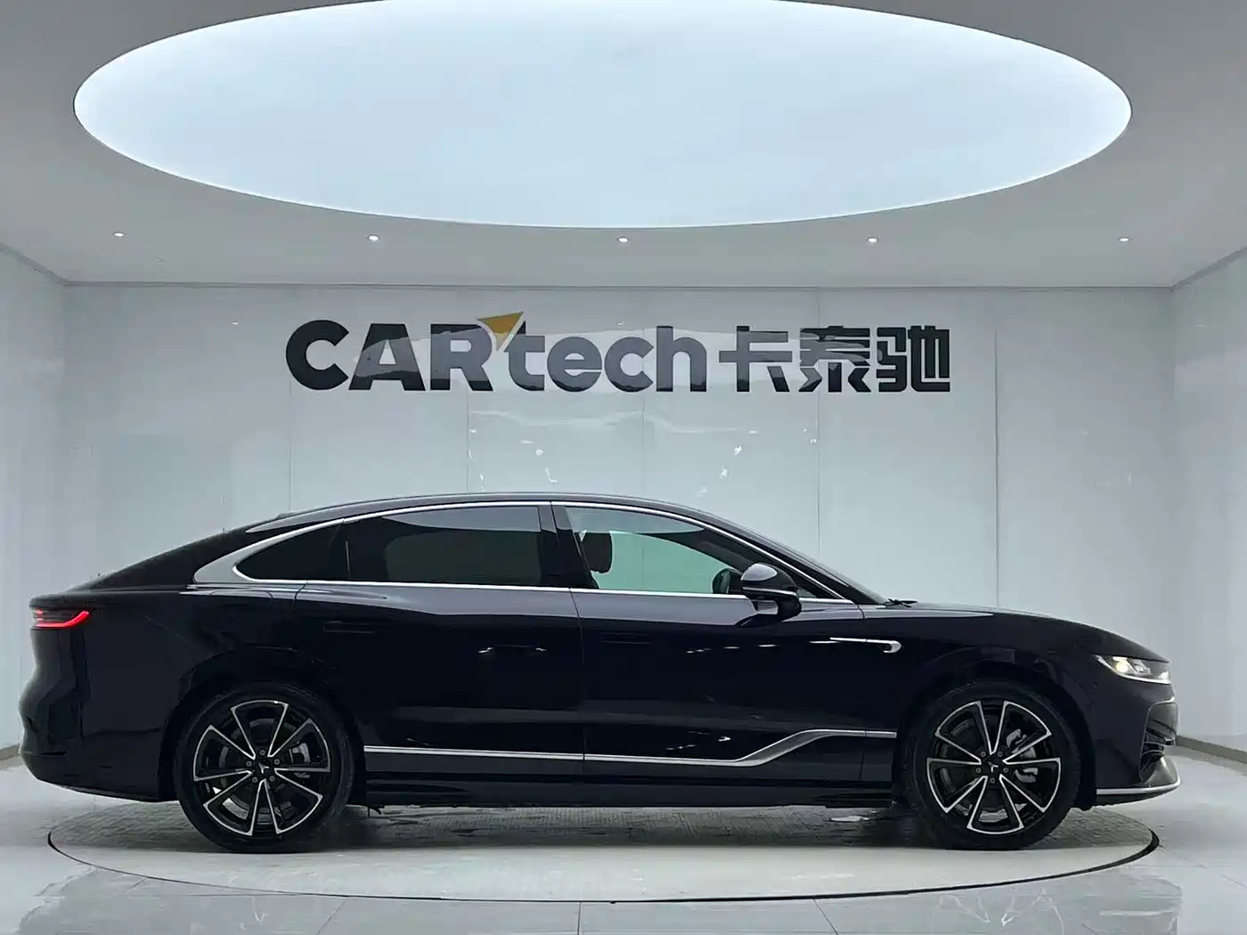 Voyah Auto VOYAH Zhuiguang 2024 PHEV AWD Ultra Long Range Flagship фото 7