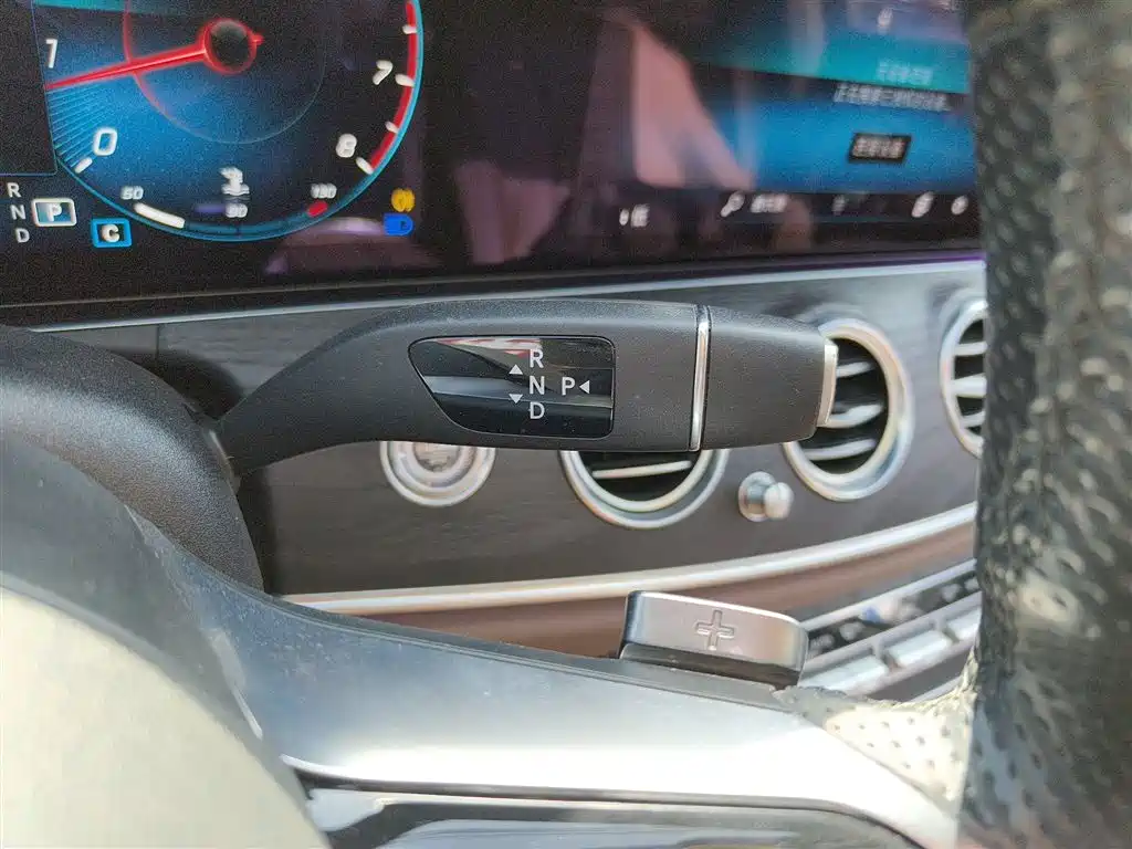 Mercedes-Benz E-Class 2022 E 260 L Sport фото 10