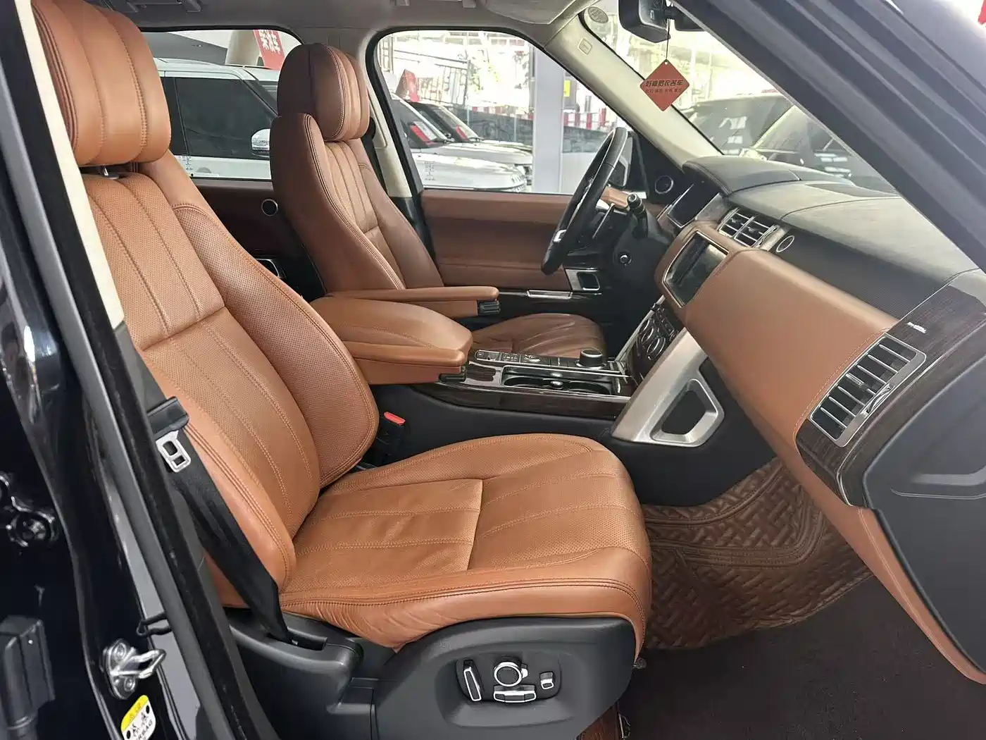 Land Rover Range Rover 2015 3.0 TDV6 Vogue фото 30