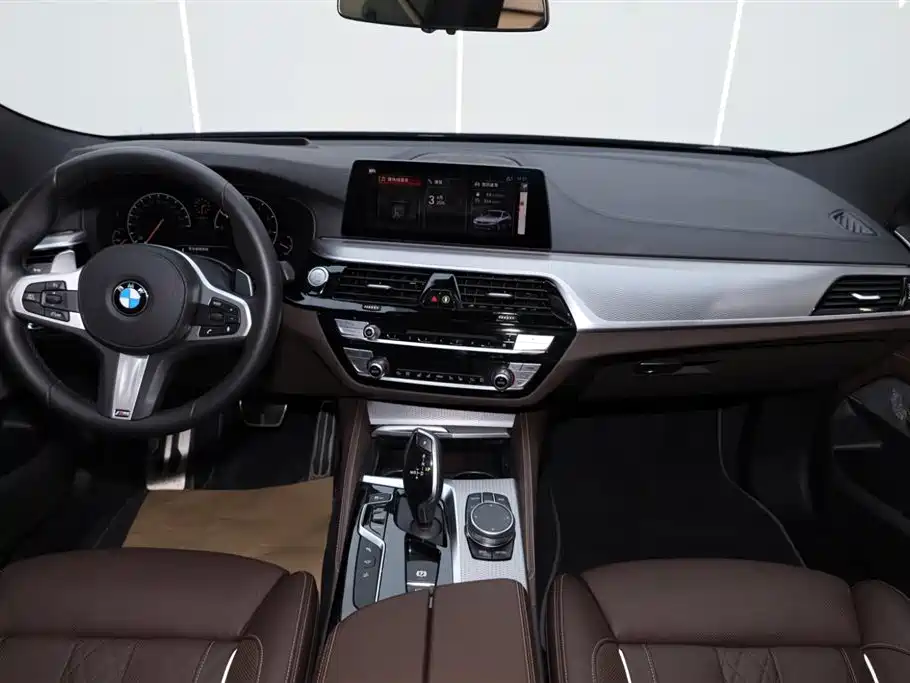 BMW 6 Series GT 2019 630i M Sport Grand Tourer Edition фото 15