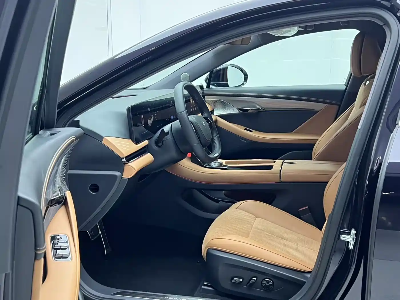 Voyah Auto VOYAH Zhuiguang 2024 PHEV AWD Ultra Long Range Flagship фото 29