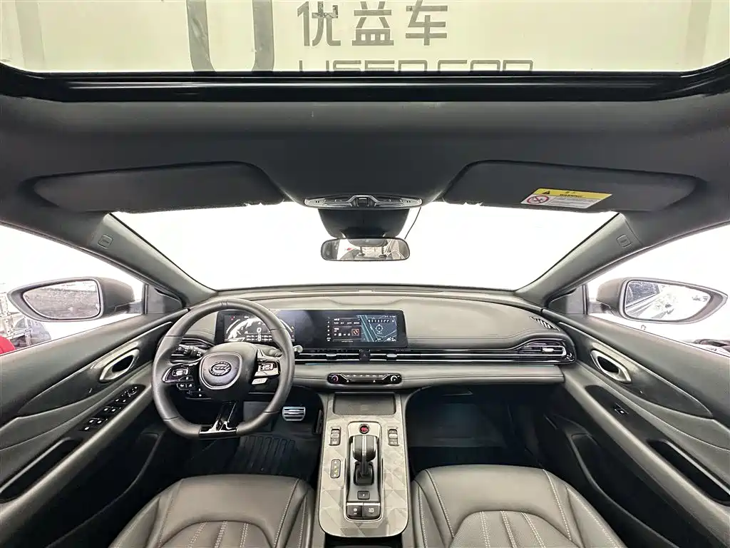 GAC Trumpchi Trumpchi Emkoo 2024 Model 270T DCT Shadow Leopard R-Style Edition фото 6