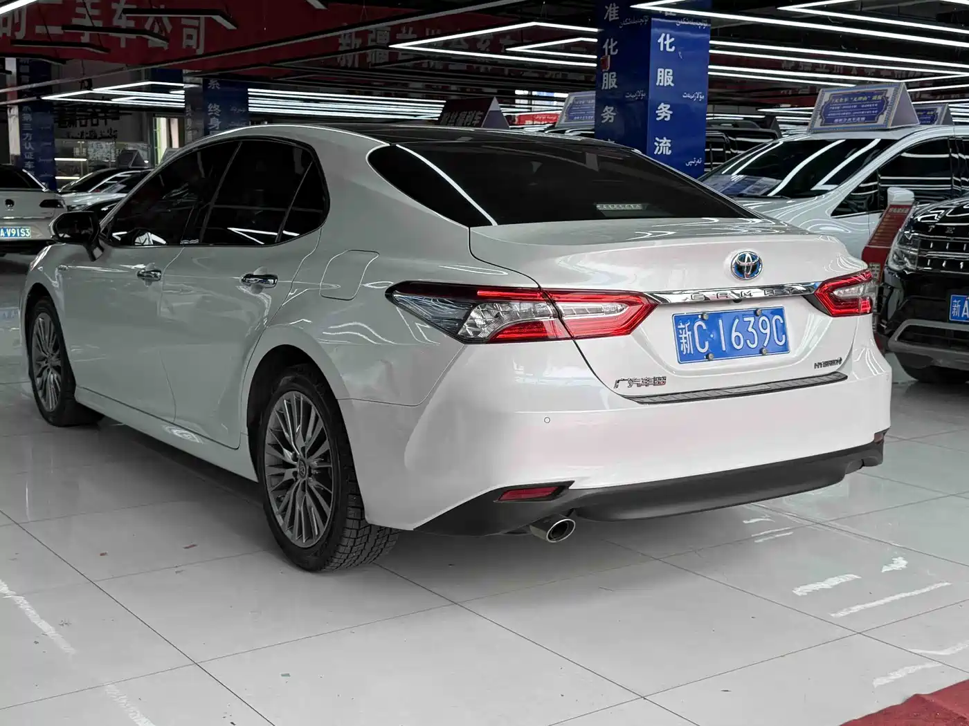 Toyota Camry 2019 Facelift Hybrid 2.5HG Luxury Edition фото 7