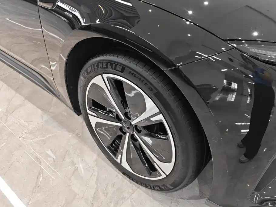 Фото 6 - NIO ET5T