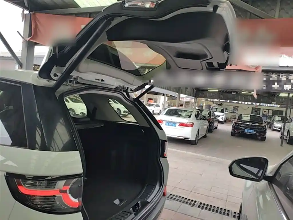 Land Rover Discovery Sport 2016 2.0T SE фото 19
