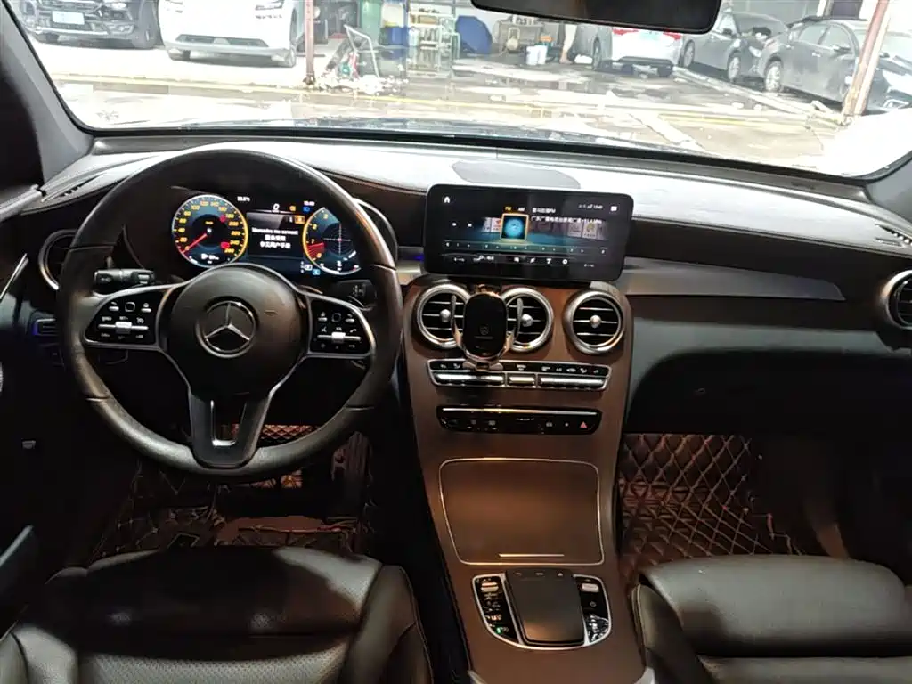 Mercedes-Benz GLC 2021 GLC 300 L 4MATIC Sporty фото 10