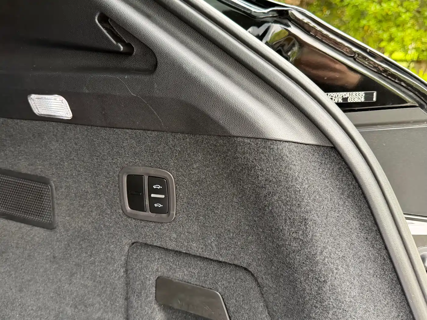 Porsche Cayenne New Energy 2022 Cayenne E-Hybrid 2.0T Platinum Edition фото 20