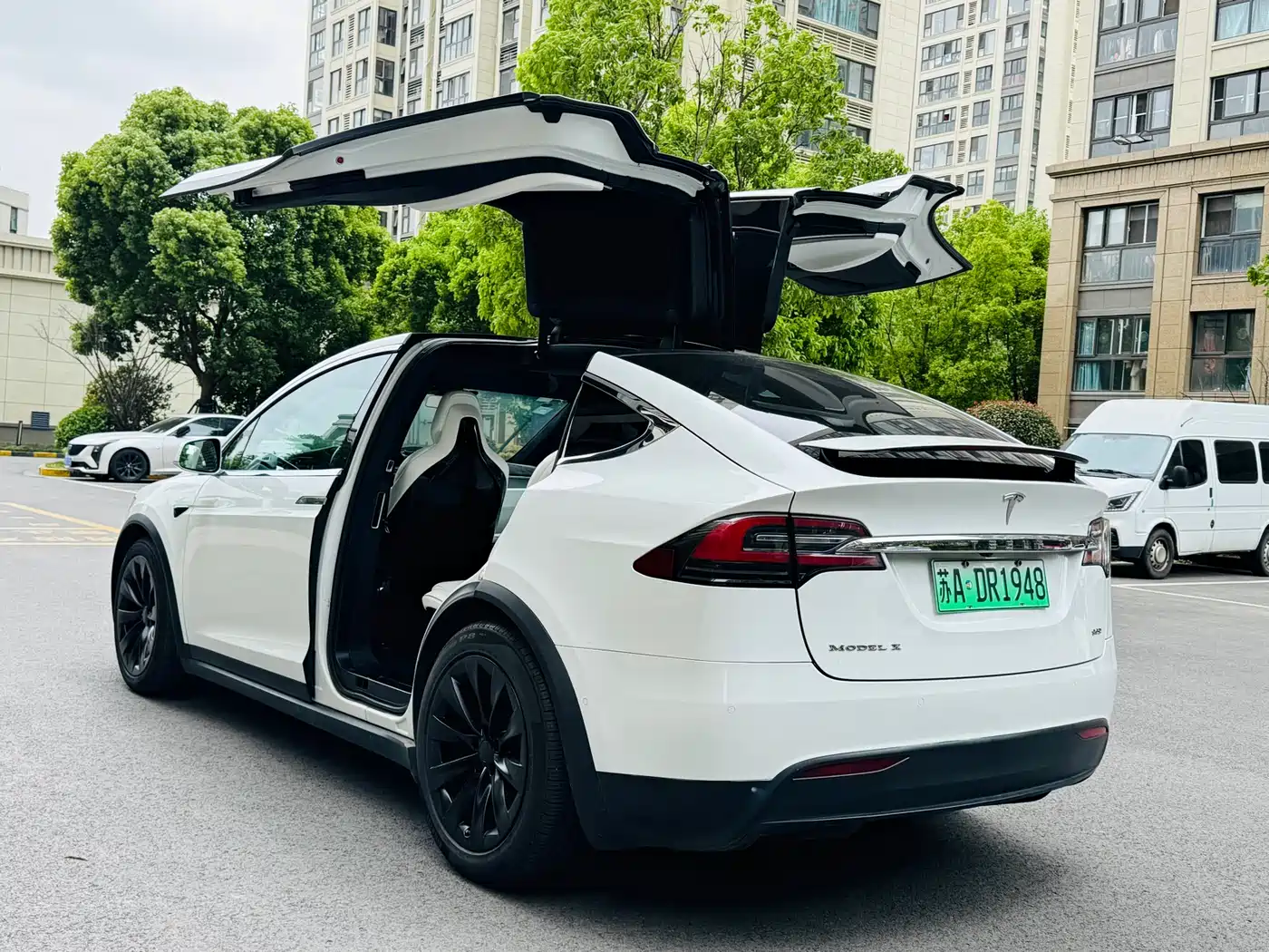TESLA MODEL X