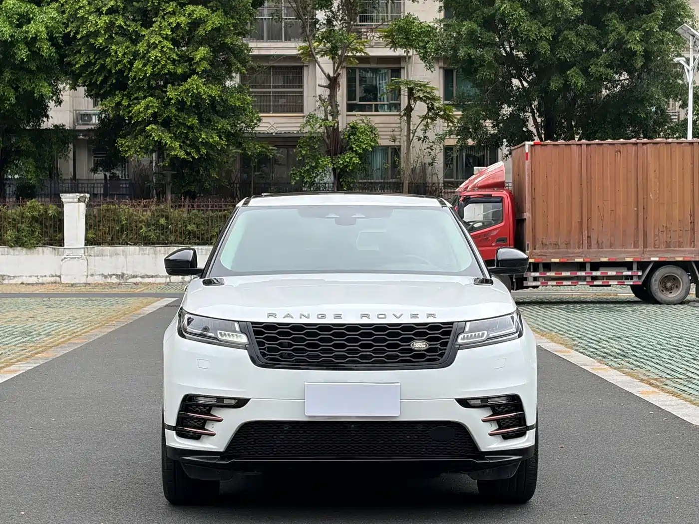Land Rover Range Rover Velar 2024 S фото 2