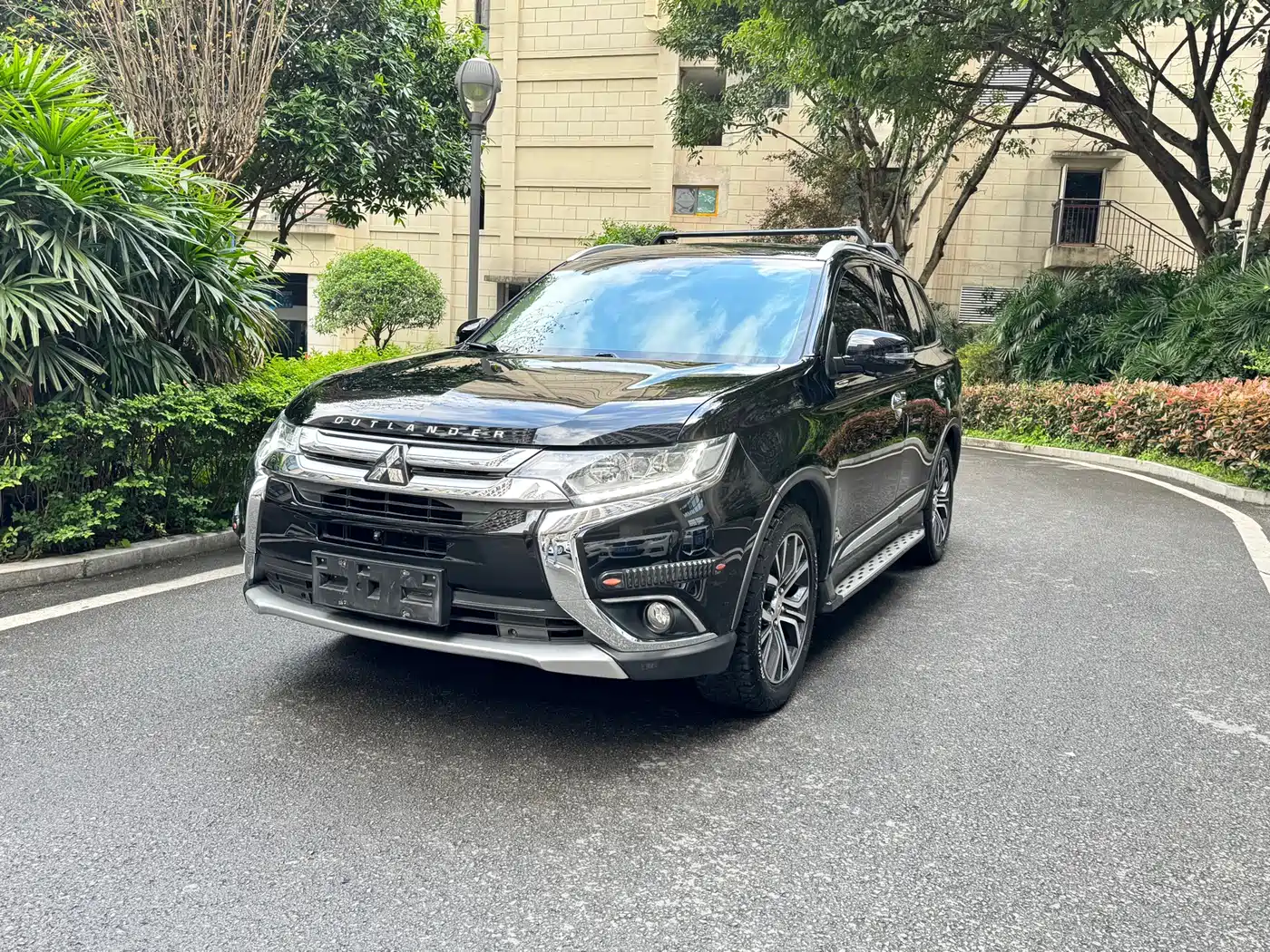 Mitsubishi Outlander 2018 2.4L 4WD Luxury Edition 7-seater