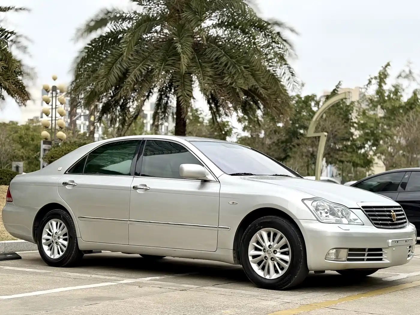 Toyota Crown 2009 2.5L Royal Special Enhanced Edition фото 3