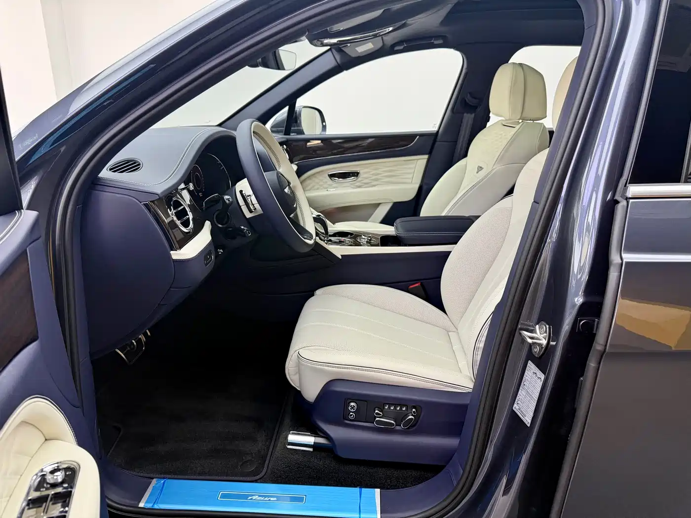 Bentley Bentayga 2025 2024 4.0T V8 Long Wheelbase Yadu Edition