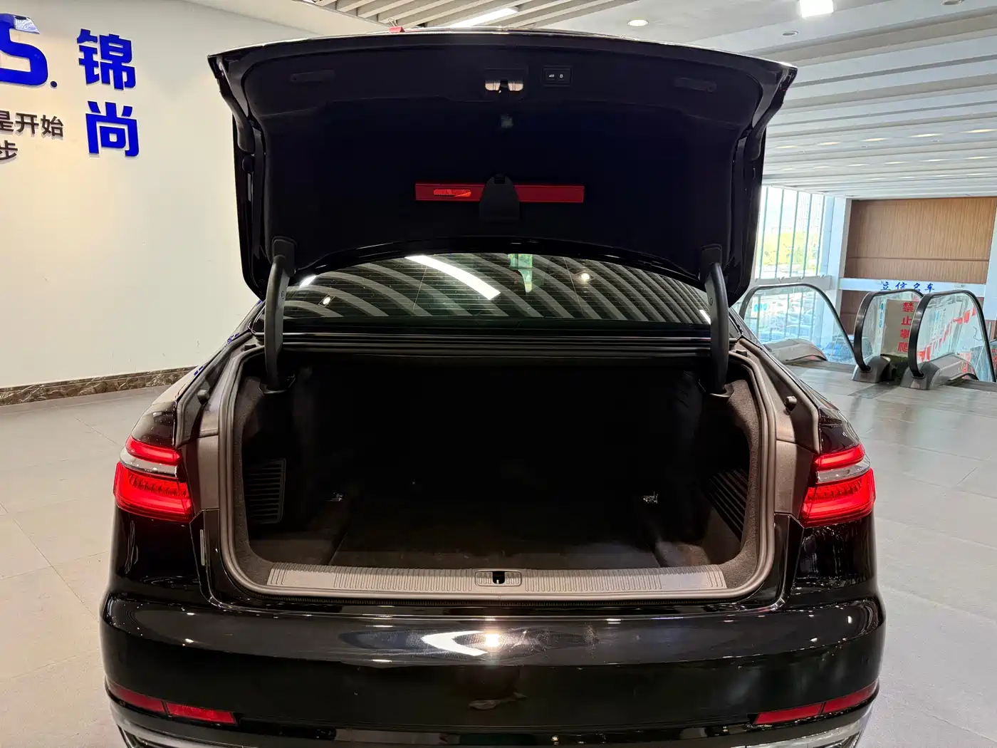 Audi A8 2021 A8L 50 TFSI quattro Comfort фото 18