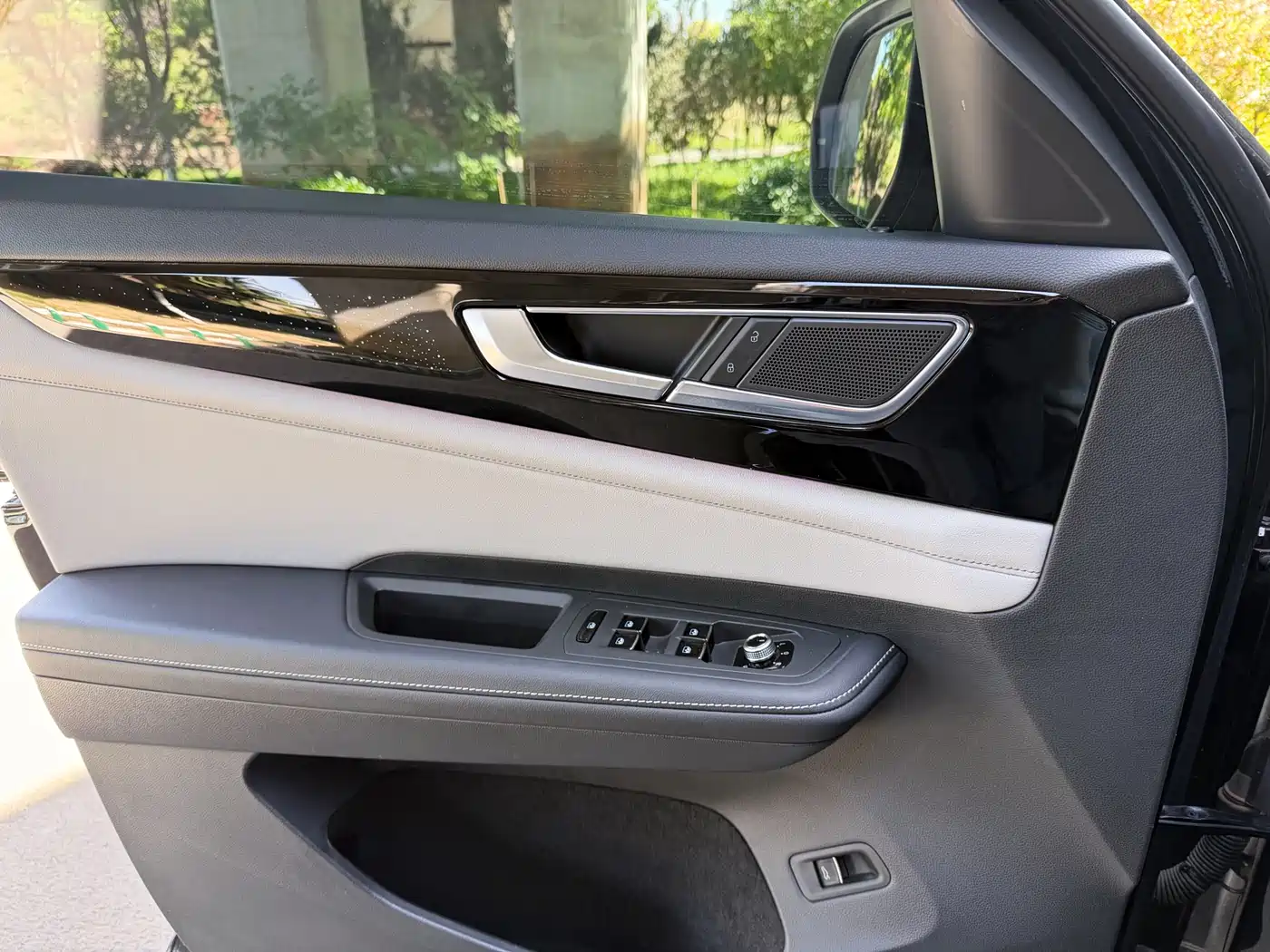 Volkswagen Teramont 2023 330TSI FWD Premium Luxury Edition фото 20