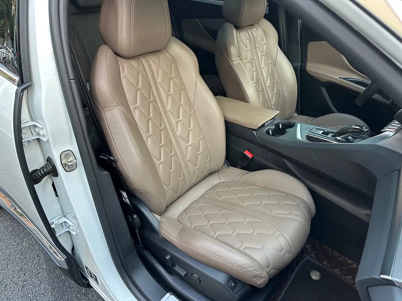 Peugeot 5008 2017 380THP 7-Seater Luxury GT Edition фото 17