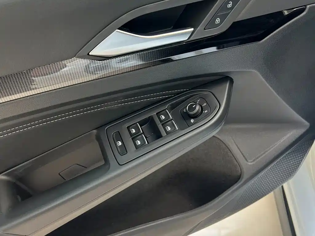 Volkswagen Golf 2021 280TSI DSG R-Line фото 7