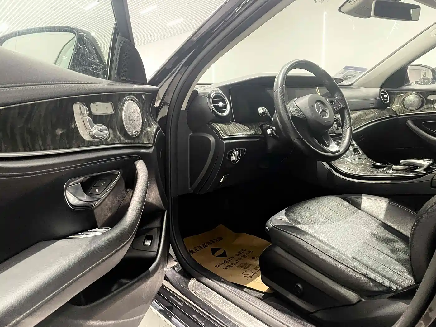 Mercedes-Benz E-Class 2016 E 300 L Fashion Type фото 2